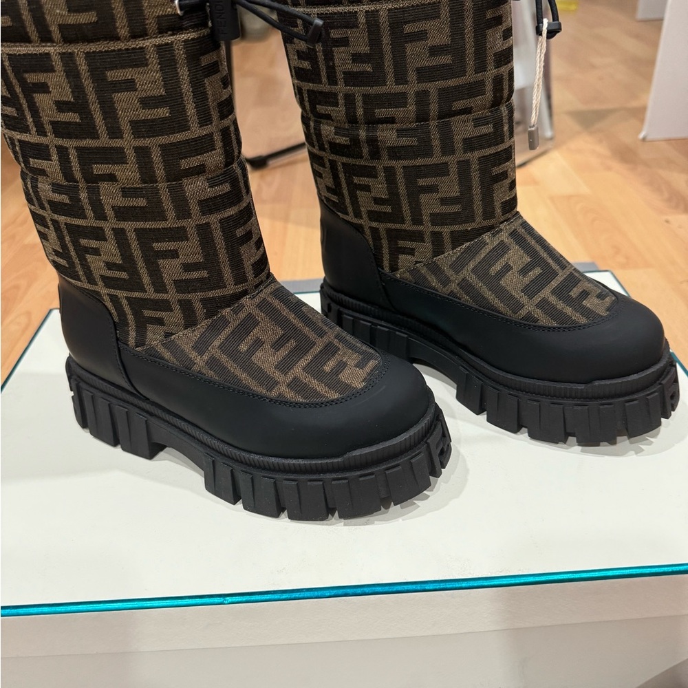 Fendi Monogram Black and Brown Snow Boots
